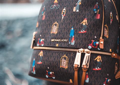 michael kors tassen nep of echt|Fake Check: zo herken je een echte Michael Kors.